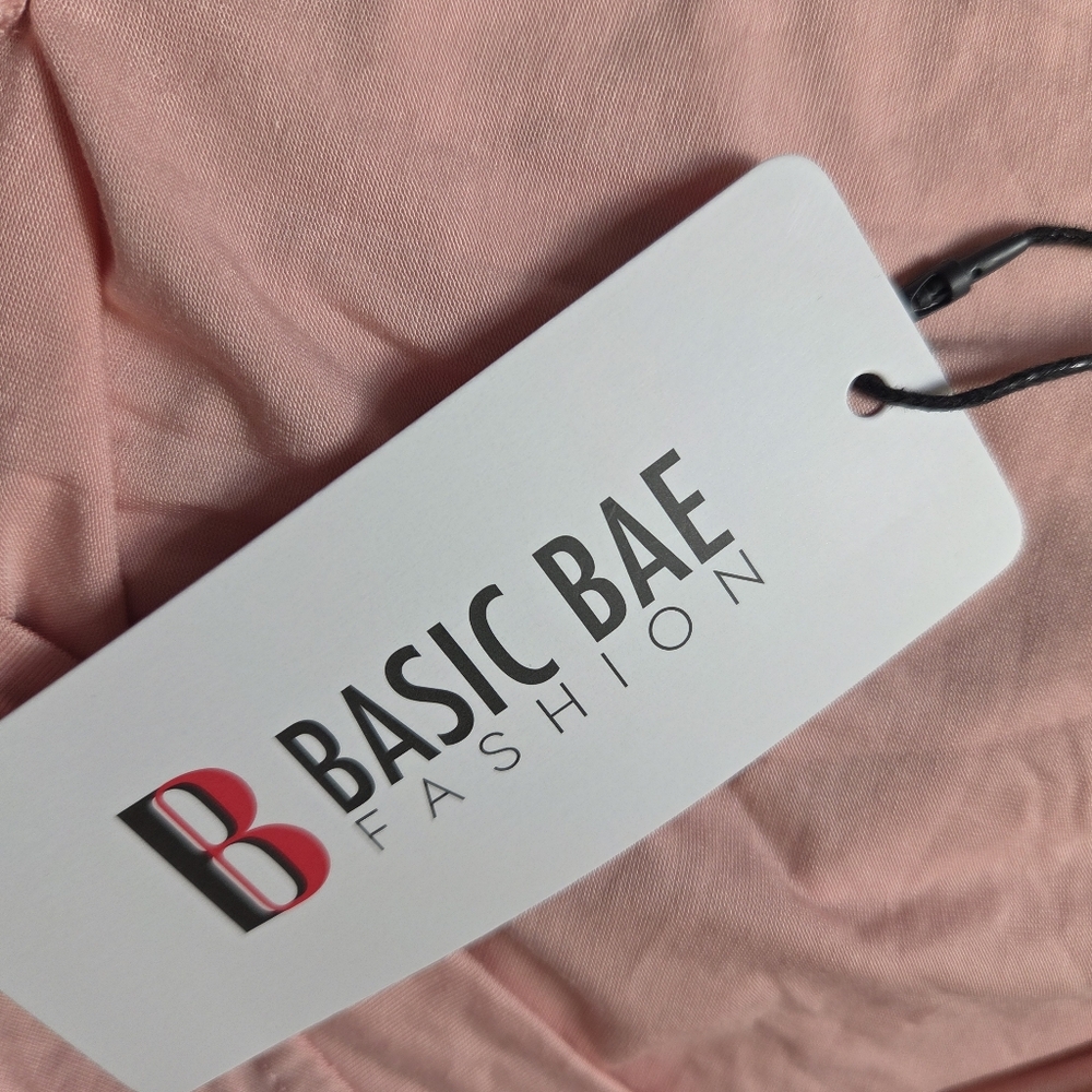 Basic Bae Pink V-Neck T-shirt NWT - Picture 9 of 11